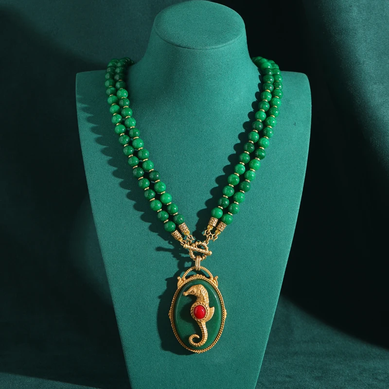 Vintage Emerald Green Natural Stone Seahorse Necklace Oval Pendant for Women Beaded Strand Chain Double Layer Antique Jewelry