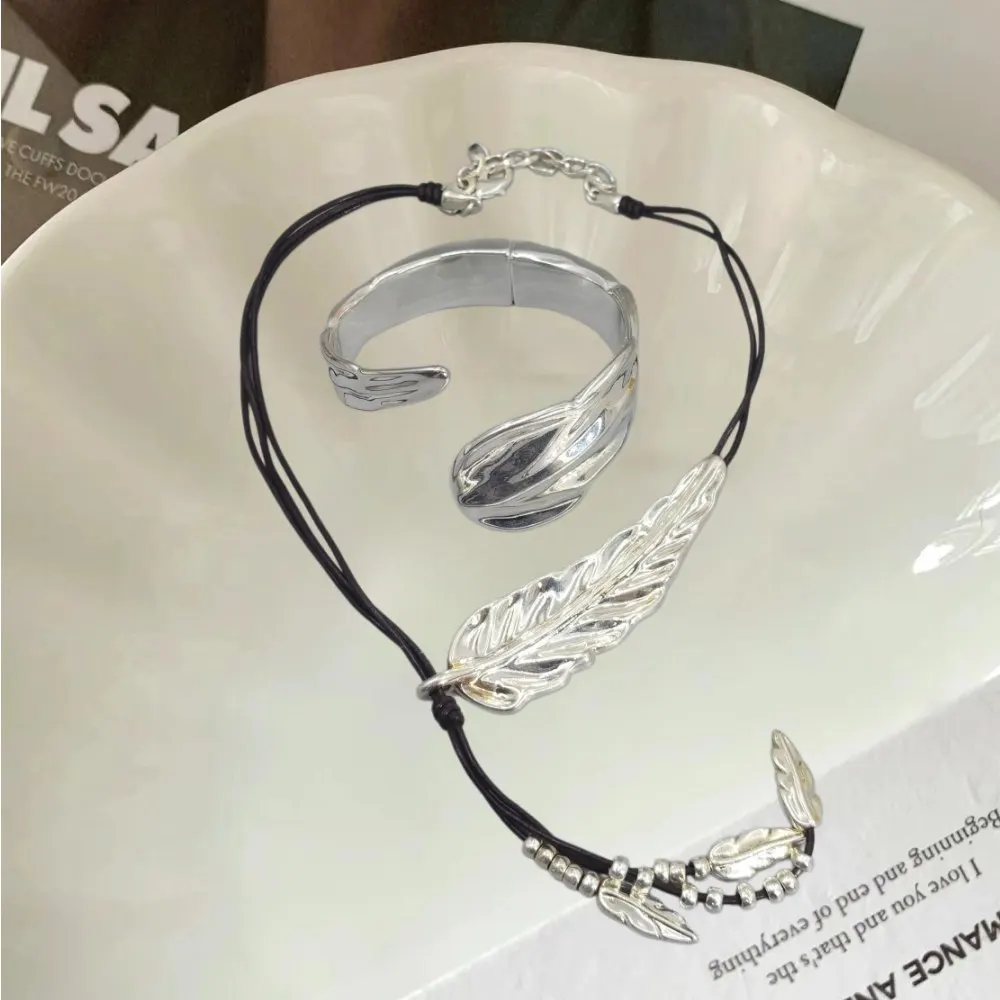 2026 Spain Simple and Versatile Gold Silver Leaf Shaped Bracelet Necklace Jewelry Three Piece Set Summer Gift