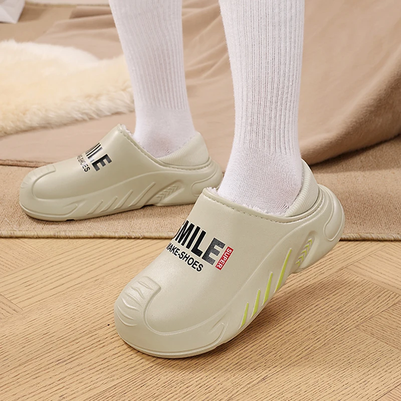 A Pair of New Winter Men's Casual Fashion Versatile Closed-Back Cotton Slippers, Non-Slip, Waterproof, Thickened, Warm, Suitable for Chefs, and Suitable for Outdoor Wear