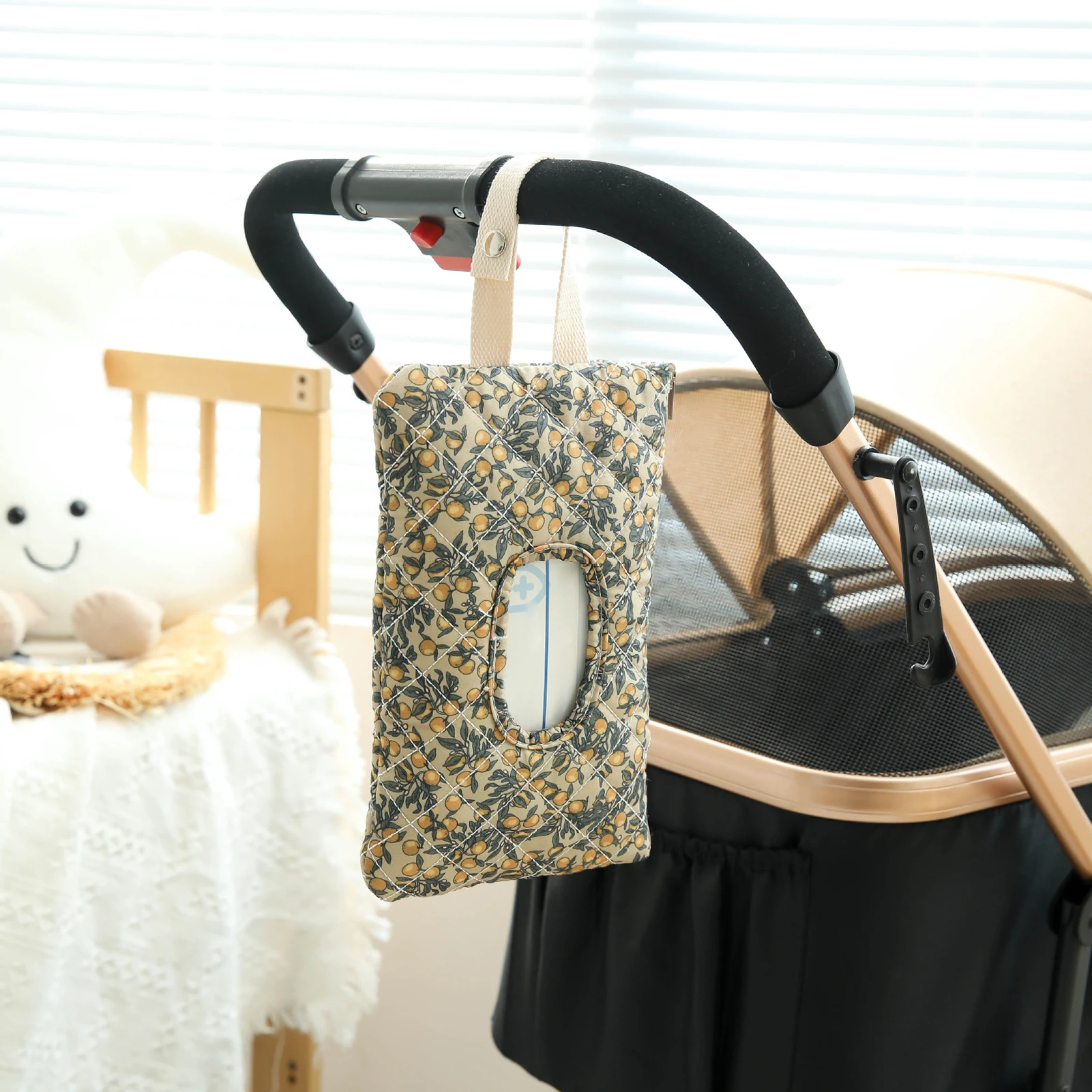 Quilted Baby Wipe Holder Floral Quilted Diaper Pouc Hanging Baby Wipe Dispenser Outdoor Wet Dry Wipe Storage Bag For Camping