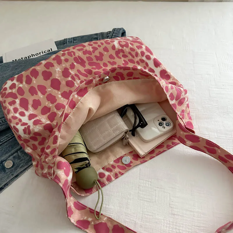 캔버스 토트백, 여성을 위한 넉넉한 숄더백 캐주얼 크로스바디 토트 대용량 데이투나이트 백 패션 탑 핸들 백 ​