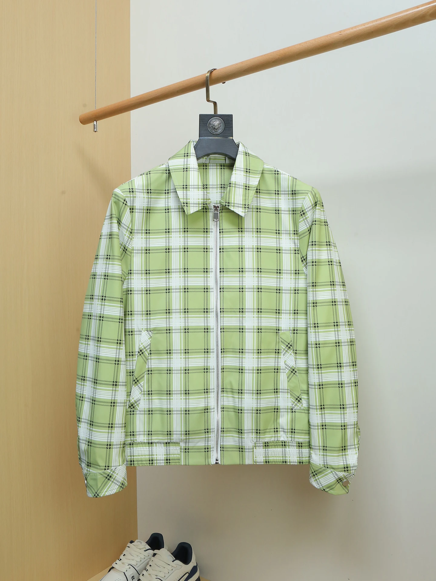 

Весенняя тонкая клетчатая куртка для мужчин с воротником-рубашкой, приталенная, модная, в полоску, дышащая, из смесового полиэстера и хлопка