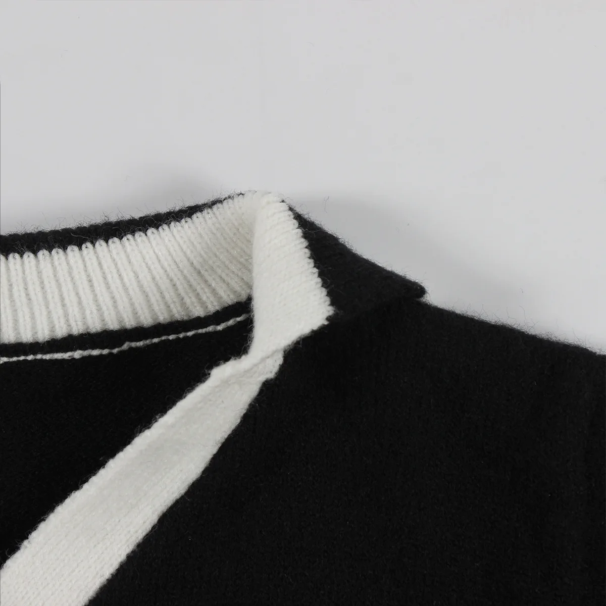 폴로넥 긴팔 크롭탑 + 반바지 캐주얼 섹시 슈트 2025 여름 Y2K 레터 자카드 하이 스트레치 니트 투피스 세트 여성