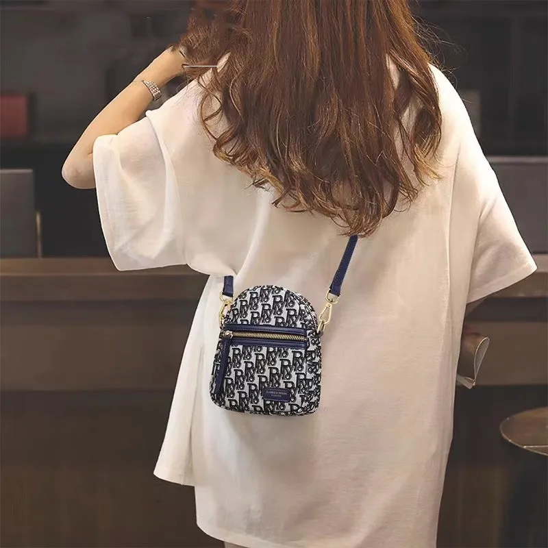 

Affordable Fashion Female Bag for Budget-Conscious Women Creative Design Crossbody Shoulder Bag for Gift Ideas