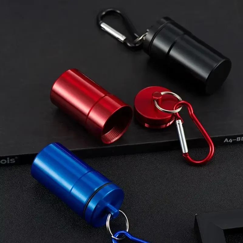 1Pcs Portable Pocket Ashtray with Lid Aluminum Storage Tube Holder Windproof Cigarettes Ashtray with Keychain Ash Tray Outdoor