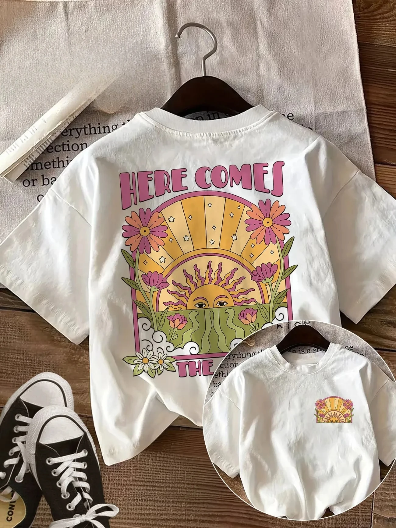 Here Comes The Sun with Flower  Women's Retro Print T-Shirt Casual Crew Neck Short Sleeve Top Tee Shirt
