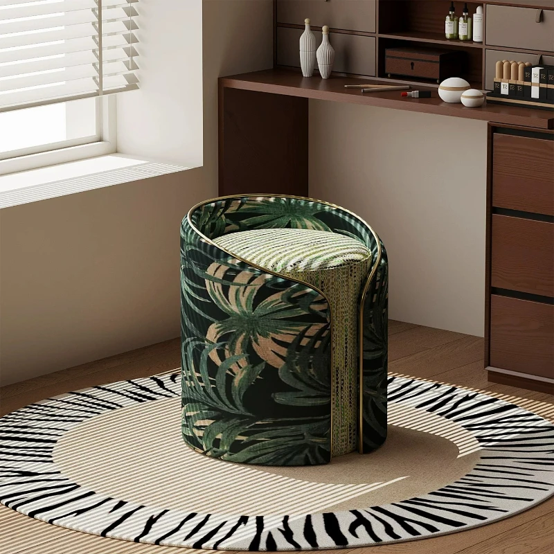 Riser Design Makeup Stool Nordic Retro Luxury Vanity Makeup Stool Pouf Ottoman Taburete Con Ruedas Living Room Furniture