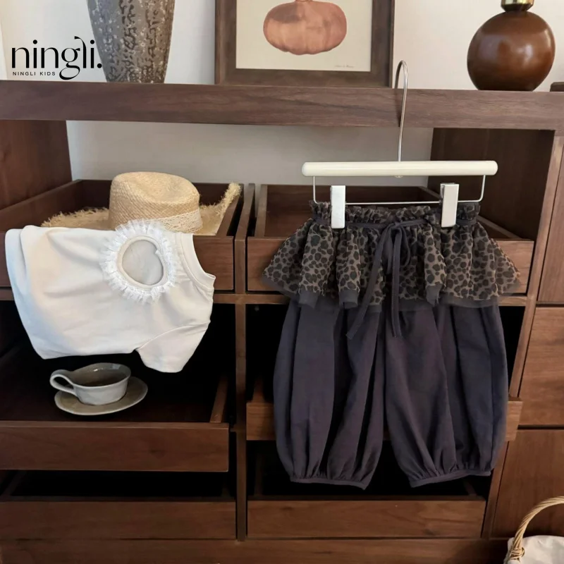 

insBlogger！Baby Girl Sweet Cool Leopard Print Heart Hollow Out PantsTTrendy Fashionable T-Shirt Set