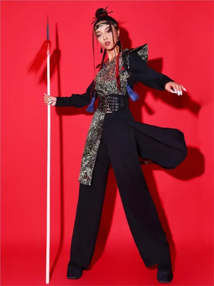 زي رقص على الطراز الصيني للنساء ، مجموعة أعمال ، مغني ، أداء موسيقى الجاز ، قيادة