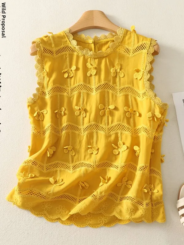 

Elegant Embroidered Slimming round Neck Vest Top High-End Women's Fashion 3D Embroidery Hollow out Lace Splicing Straight Cut