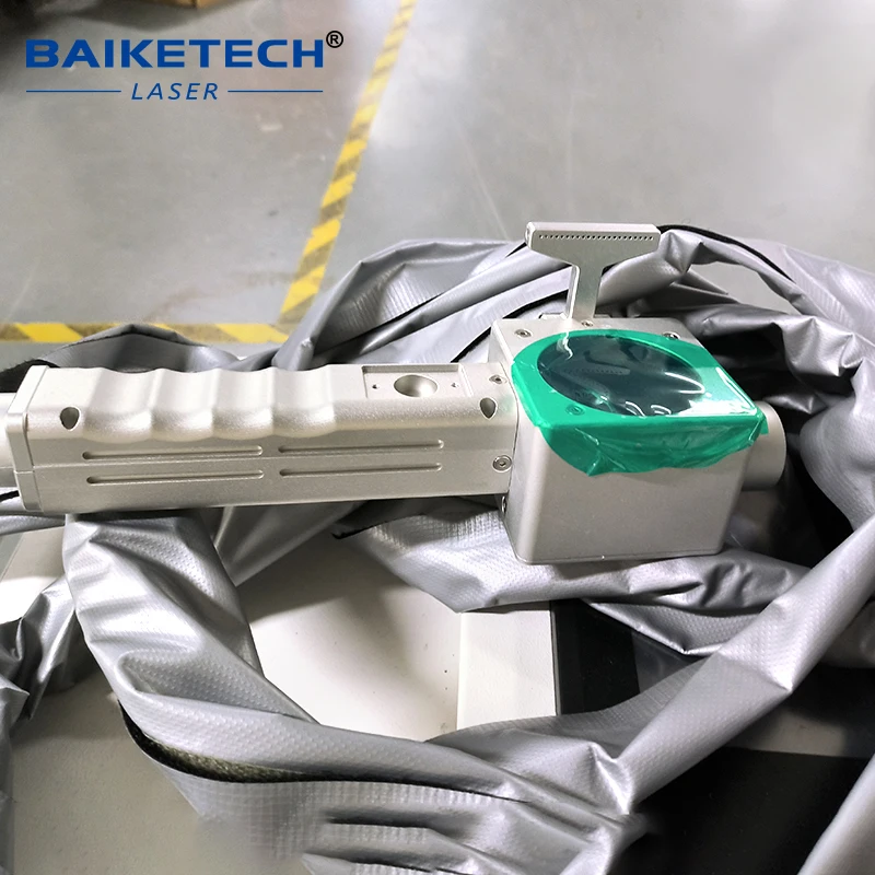 آلة التنظيف بالليزر المحمولة المستمرة 200 واط 300 واط لإزالة الصدأ المعدني حجر الطلاء #1