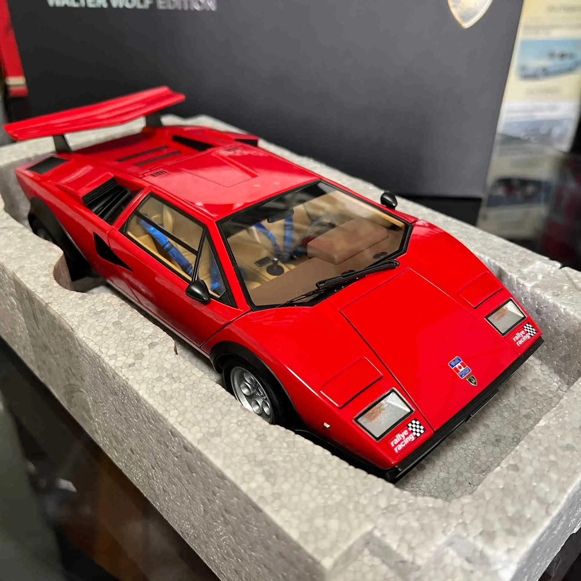 Autoart 1:18 LP500S Countach Alloy Fully Open Simulation Limited Edition Alloy Metal Static Car Model Toy Gift