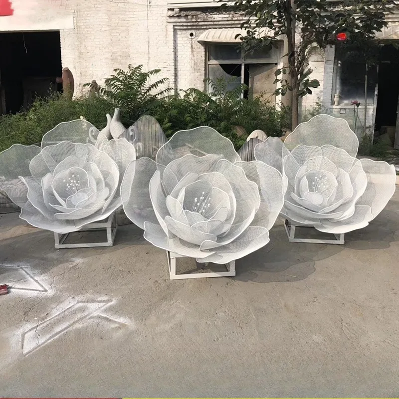 Stainless steel hollow flower sculpture, wrought iron rose metal statue set landscape garden ornament three-dimensional