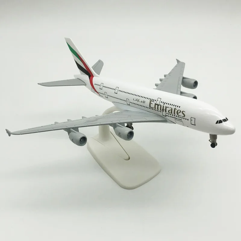 Airplane Airbus 20CM alloy aircraft model Emirates Airbus A380 Resin airplane model gift for friends