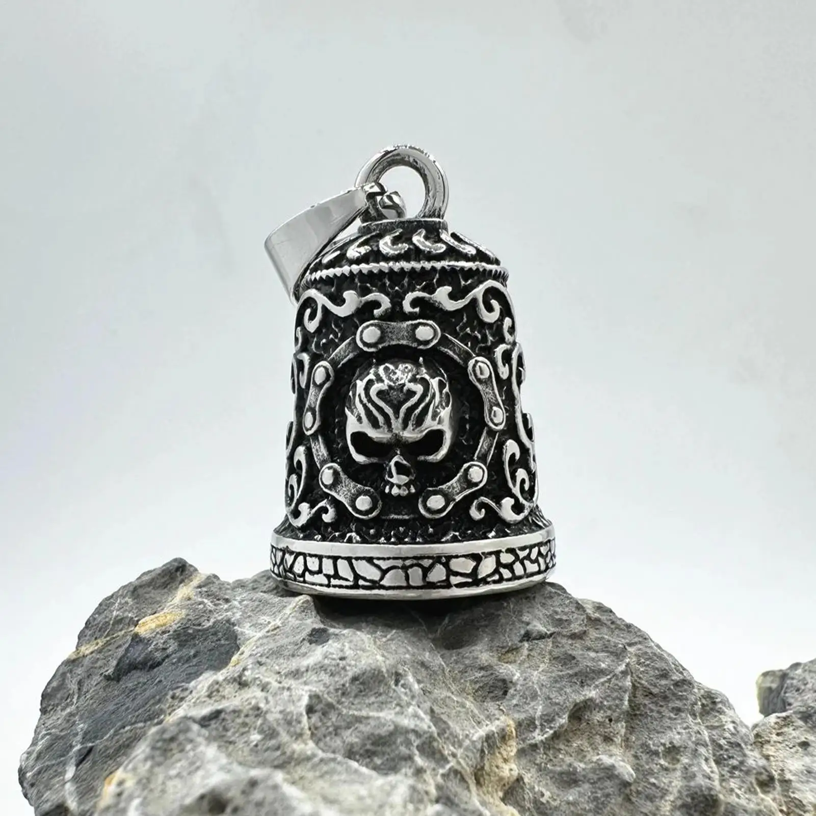 Skull Bell Charm Motorcycle Bells Decor For Men Rider Riding Weatherproof Motorbike Accessory Handmade Rider Key Chain Ornament view 2