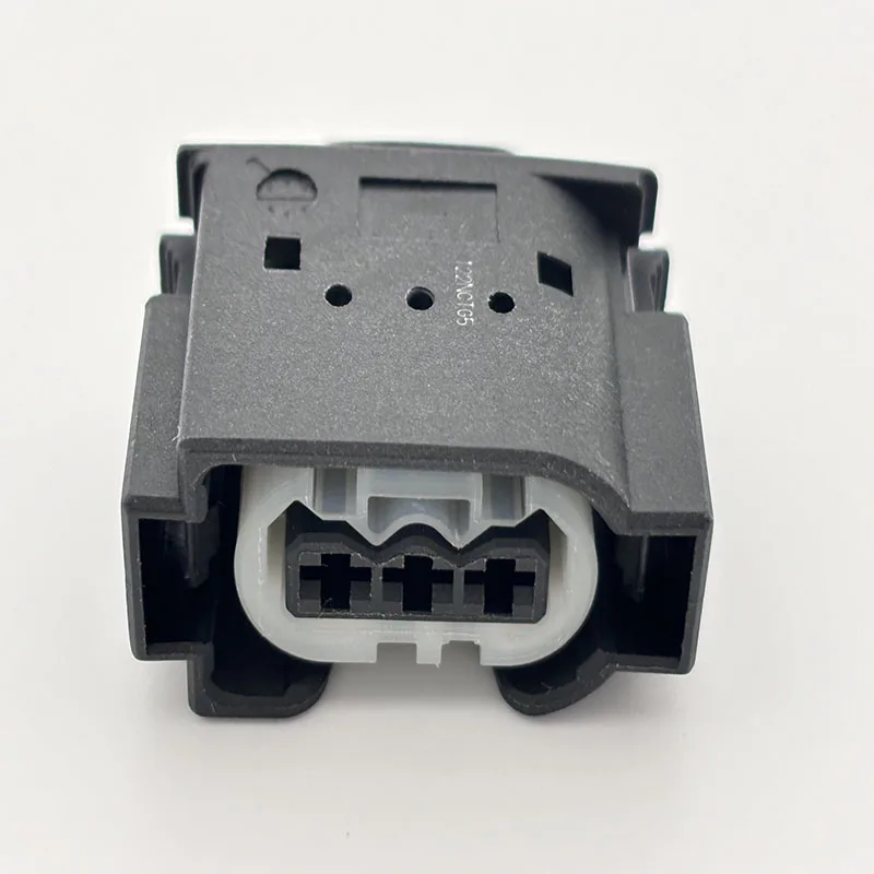 3 Pin 61047 0 01 122NCTG5 PA66 GF30 Automobile Waterproof Connectors Parts For BMW