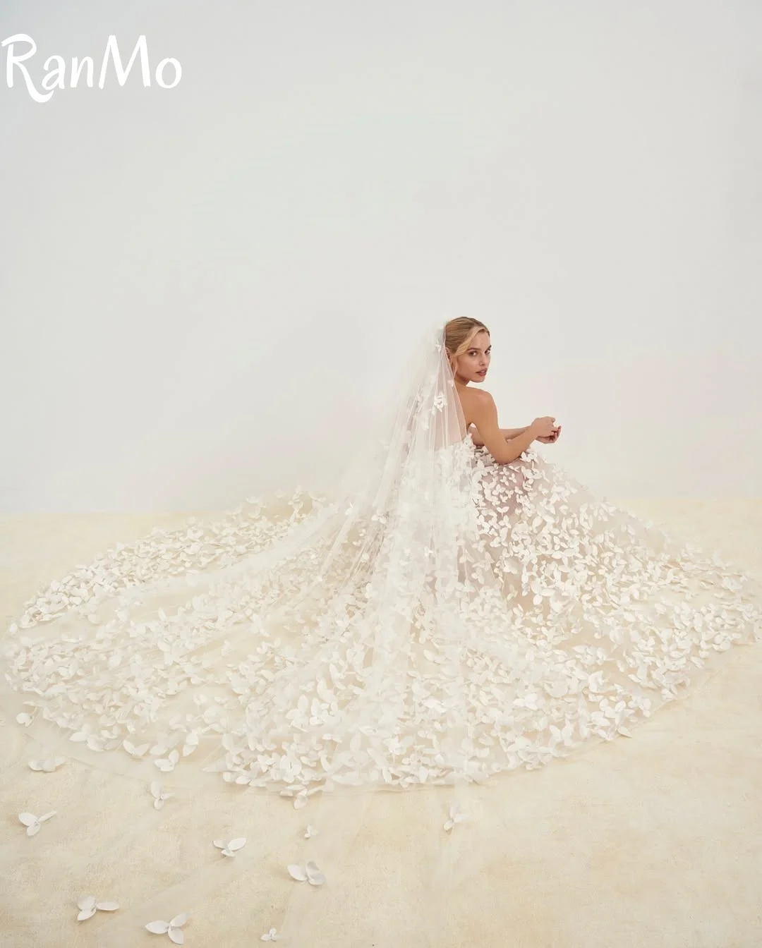 فساتين زفاف Ranmo أنيقة على شكل حرف A ثلاثية الأبعاد بدون حمالات بدون أكمام دانتيل بدون ظهر فساتين عرائس للنساء فيستدوس دي نوفيا 2025 #3