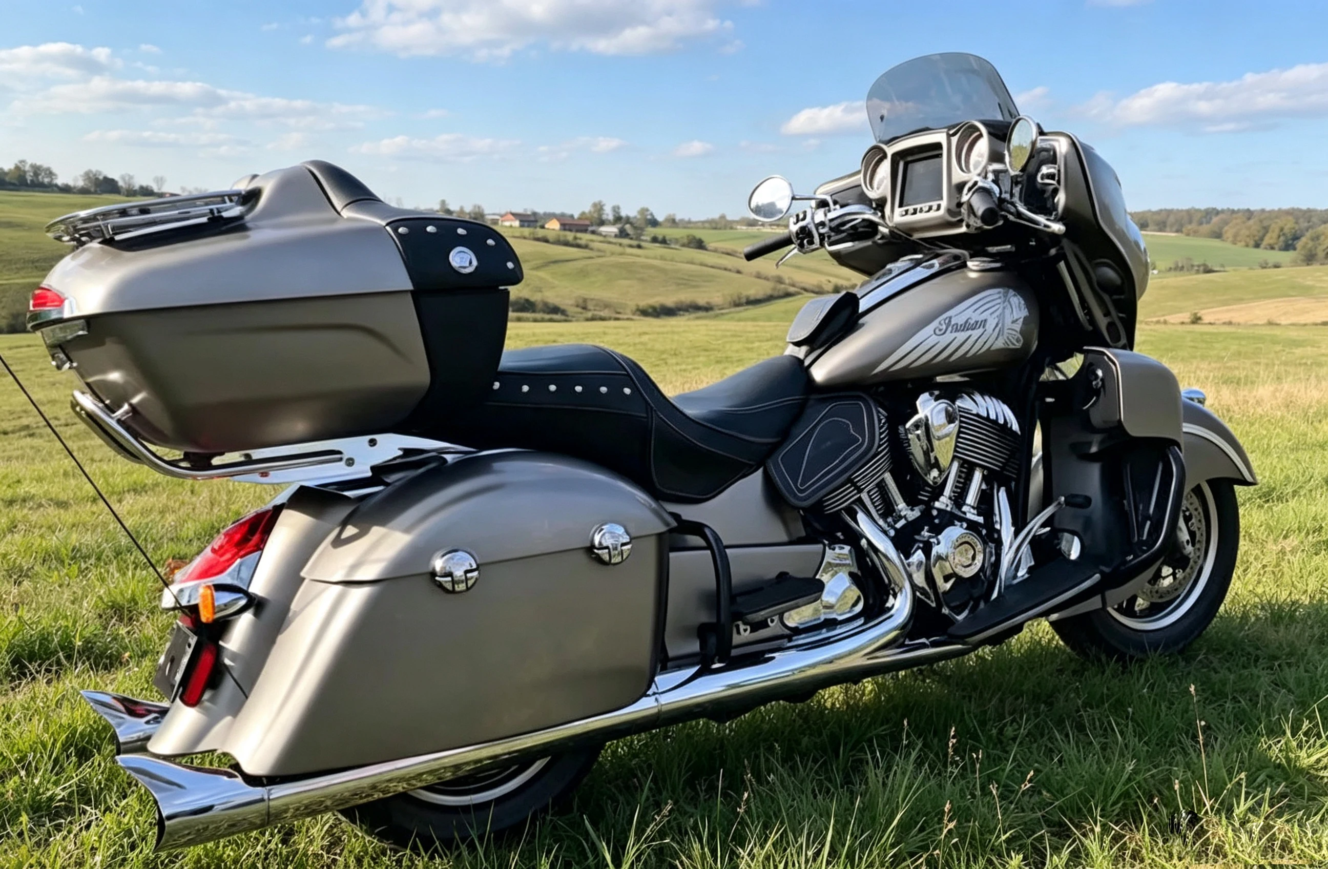 For Indian Chieftain Elite Roadmaster Classic Elite 2014-2024 Leather Gas Tank Bag Pouch Bag Upper BIB Tank Bag Motorcycle Bag