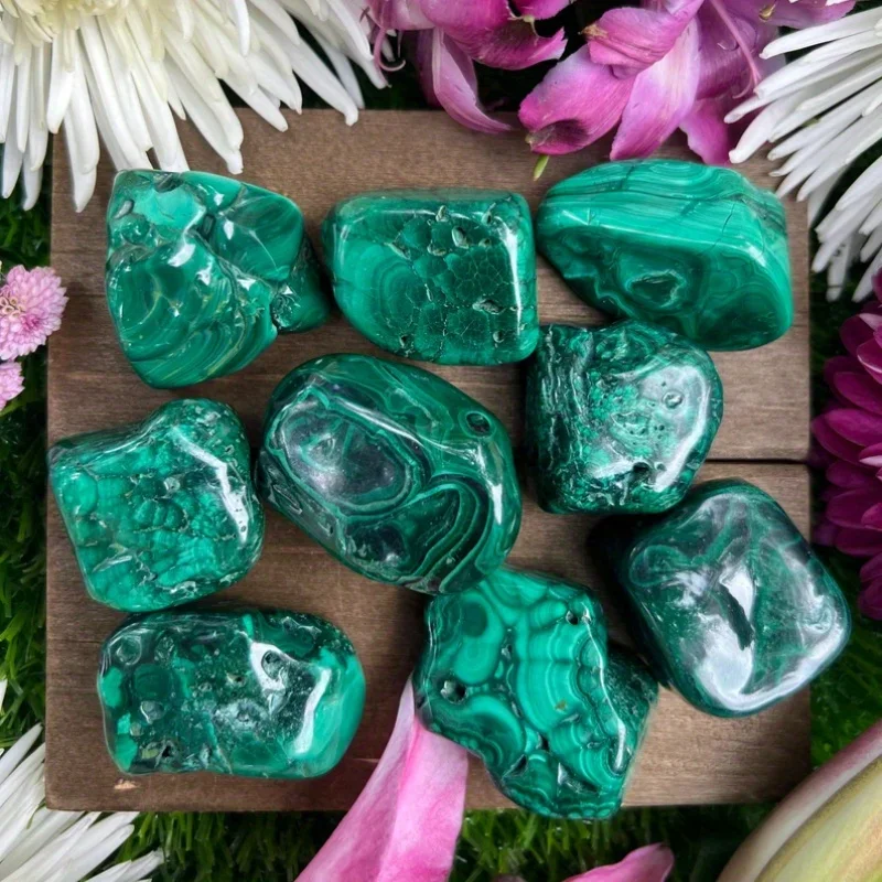 Natural malachite boulders - perfect for home décor and as a gift; a vibrant decorative element; natural stone.