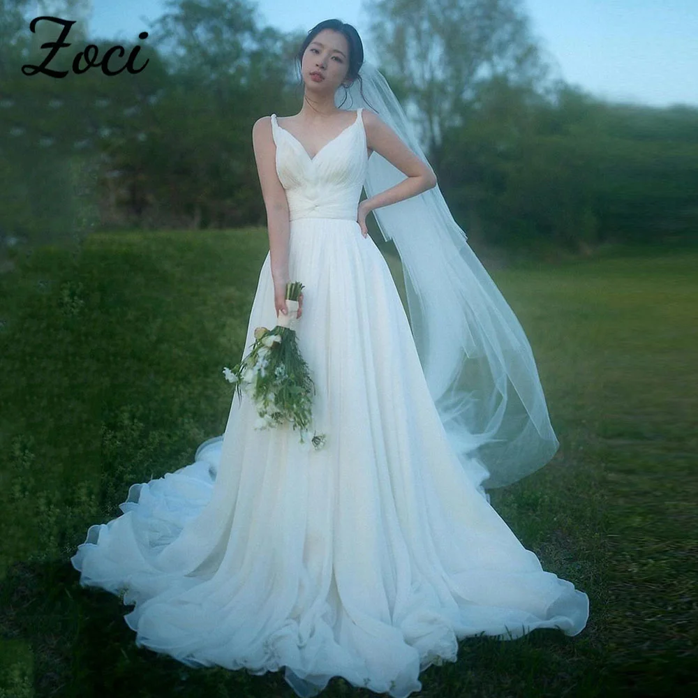 

Zoci Vintage A Line V Neck Wedding Dresses Sleeveless Criss-Cross Korea Photos Shoot Dresses Customized Pleat Tulle Bride Gown