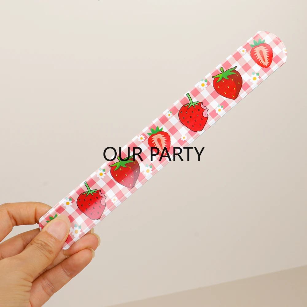 12 Stück süße Frucht-Erdbeer-Thema-Schlagarmbänder, Spielzeug für Kinder, Mädchen, Geburtstag, Gastgeschenke, Babyparty, Gastgeschenke, Pinata-Füller – Detail 5