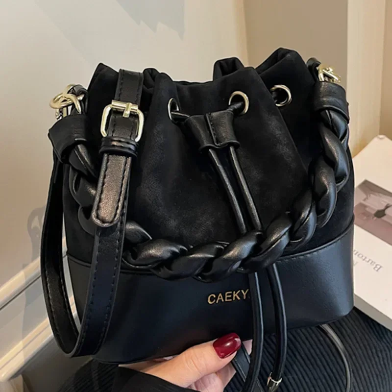 حقيبة دلو بسيطة جديدة لخريف 2025 للنساء - كتلة ألوان أنيقة/لون خالص، تصميم عالي الجمالي محمول