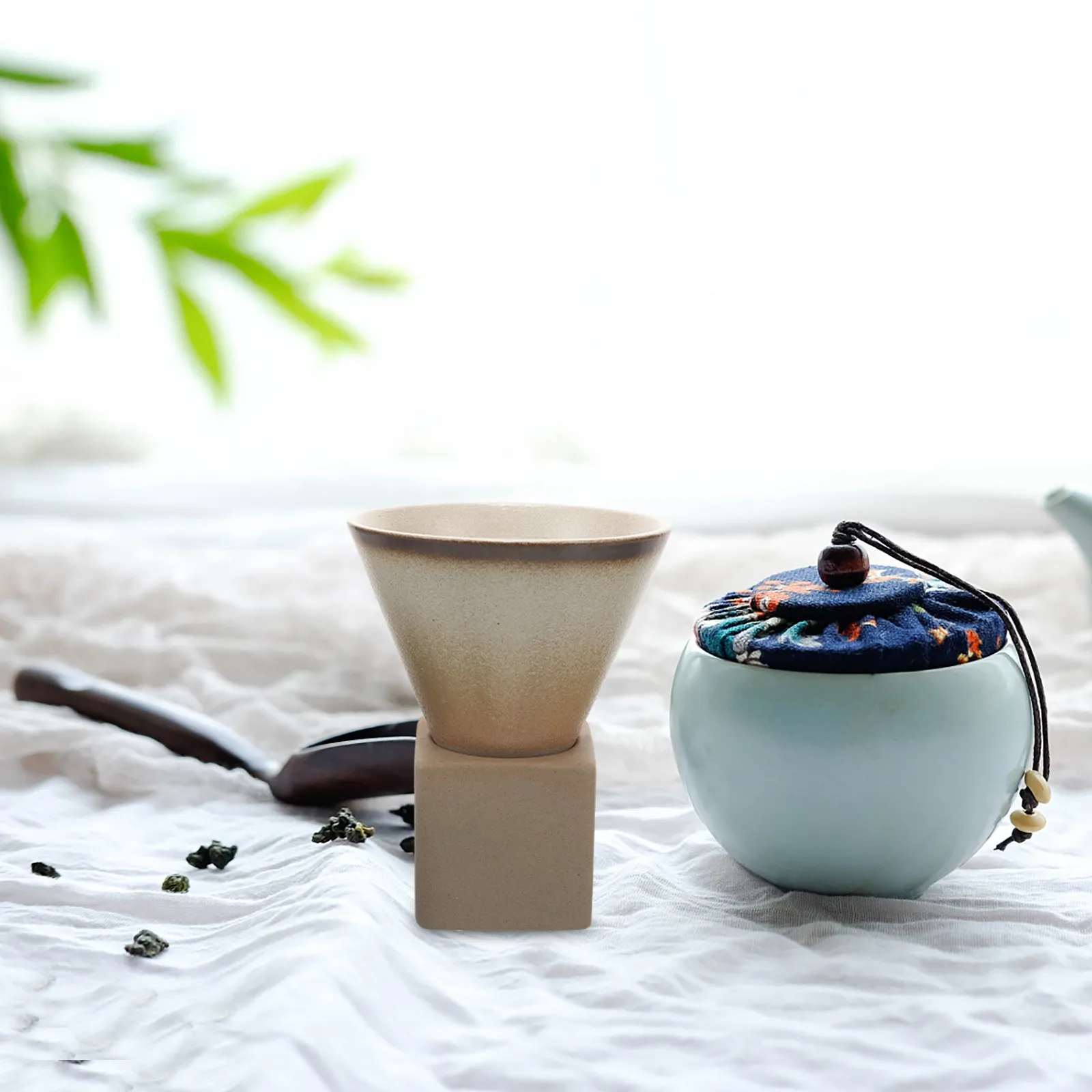 

1Set Ceramic Coffee Mug Funnel Shape Fine Workmanship Cappuccino Cup for Home Coffee Shop Restaurant Large Milk Mug