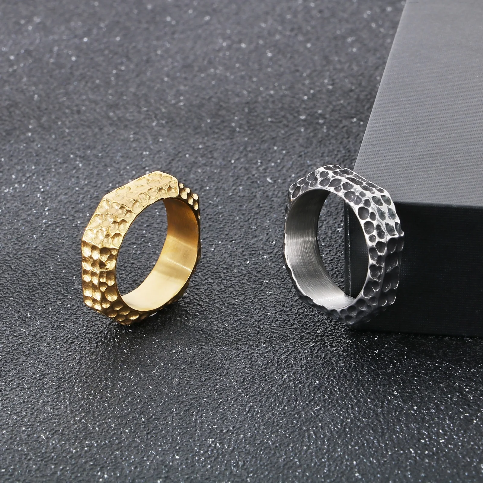 Fongten Fashion Men\'s Stainless Steel Rings Polygonal Vintage Hammer Pattern Waterproof Finger Ring Jewelry Gifts Wholesale