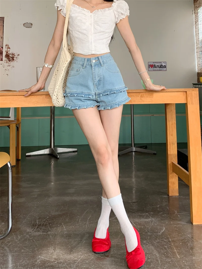 Daily OOTD: Light blue double-layer ruffle trim high-waisted women's denim shorts A-line slightly stretchy slimming hot pants for a sexy look view 3