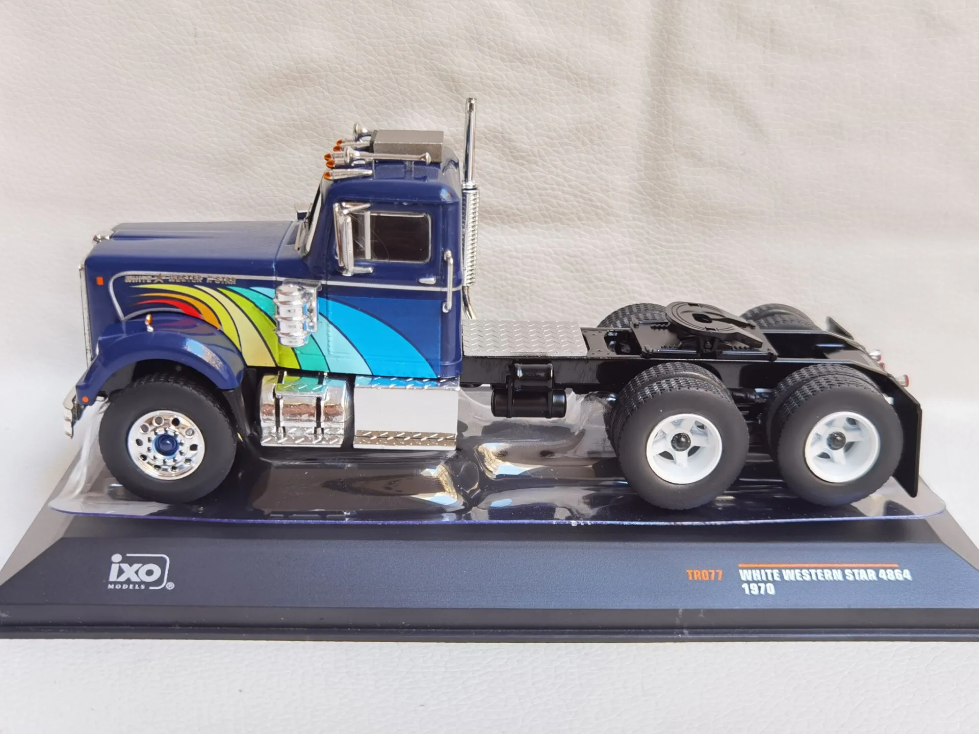 diecast-ixo-scala-1-43-bianco-western-star-4864-1970-rimorchio-camion-modello-di-auto-in-lega-giocattolo-da-collezione-regalo-souvenir-display-ornamento