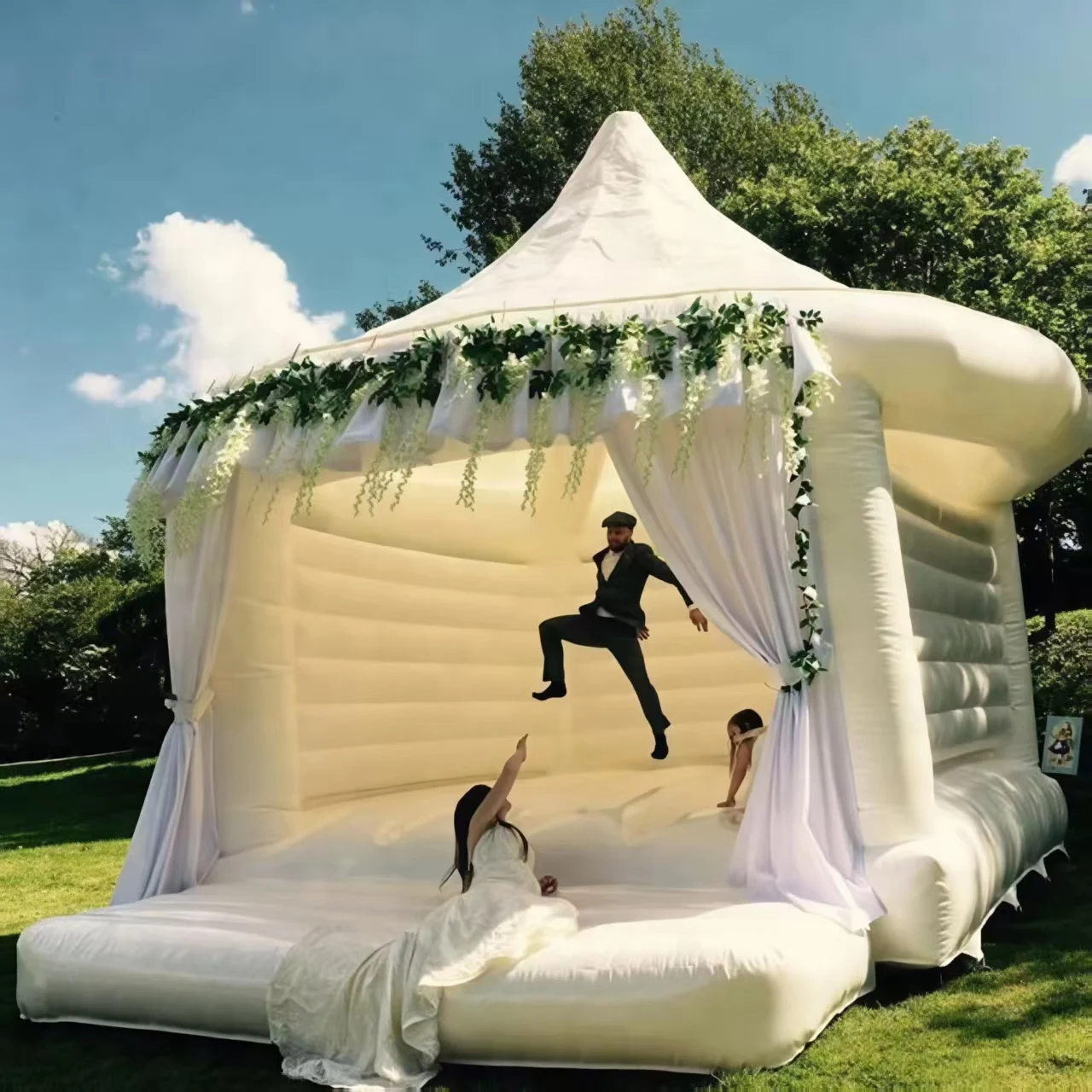 White Commercial Inflatable Bounce House with Inflatable Logo | Outdoor Event Equipment Princess Bounce House Trampolines