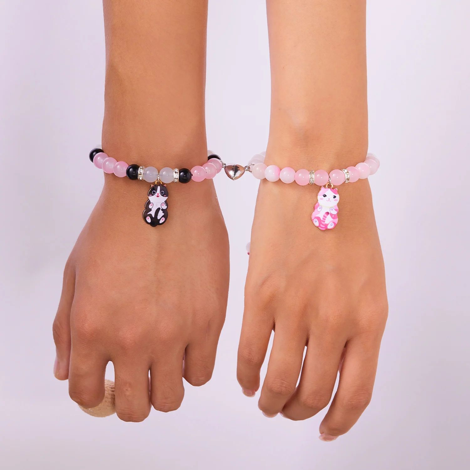 Handmade Cartoon Animal Cat Bracelets for Women Trendy Heart Magnet Matching Beaded Kitten Pendant Bracelet Friendship Jewelry