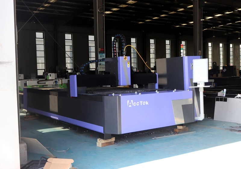 

Raycus 3kw 4kw CNC Fiber Laser Cutter Sheet Metal Cutting Machine Metal Plate Fiber Laser Cutter 3000*1500mm Two Bed AKJ1530FC