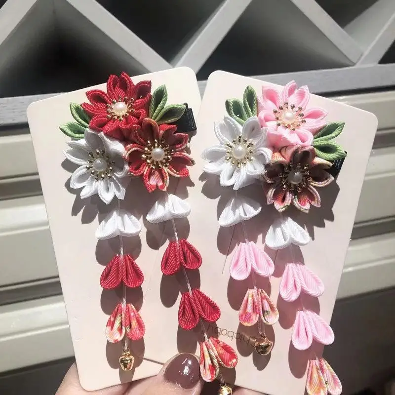 Handgefertigte Blumen-Haarspange im Antiken Stil aus Stoffmaterial Japanischer Kimono-Kopfschmuck mit Blumendesign und Süßer Quaste – Detail 5