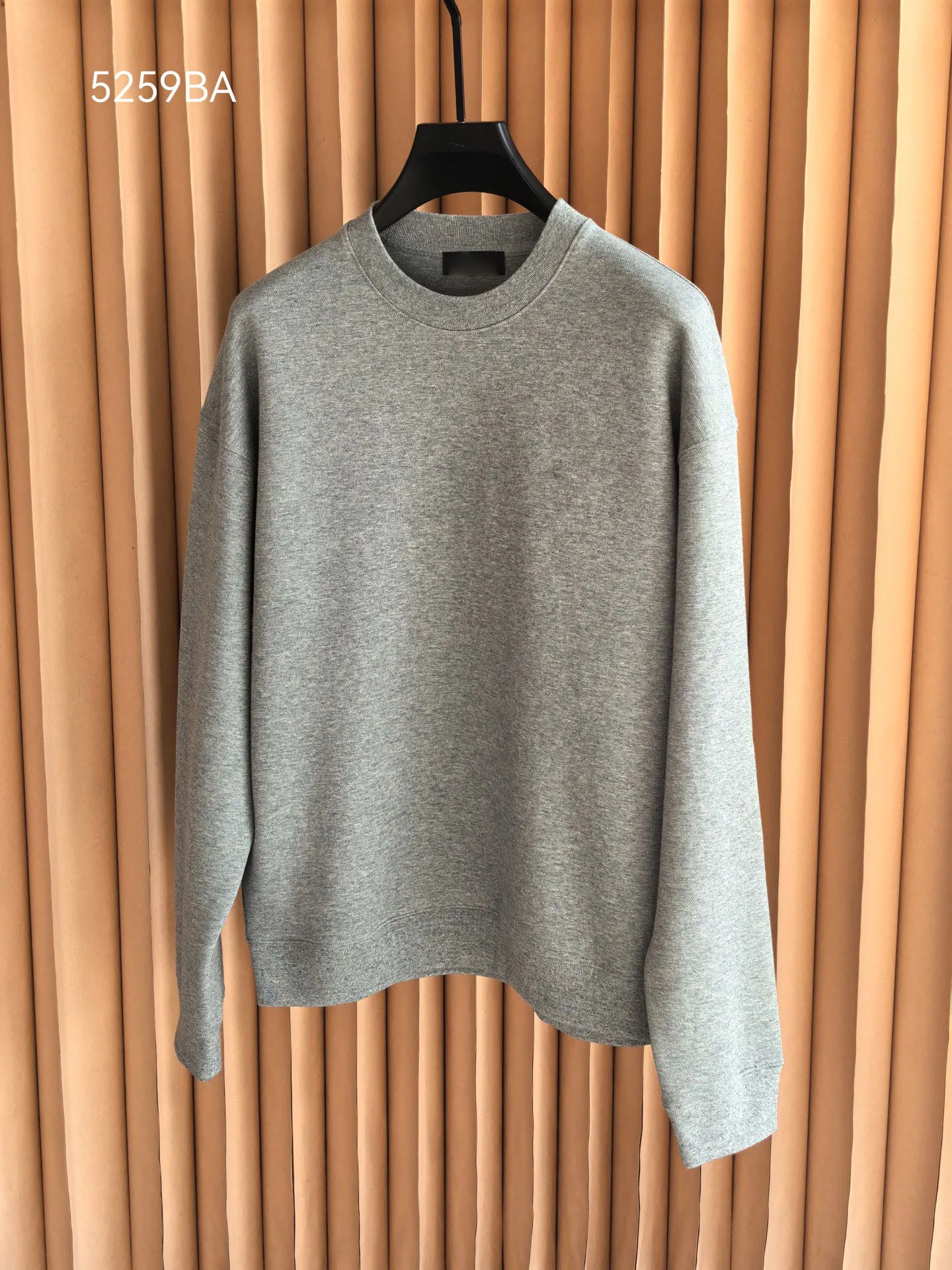 The new round neck sweatshirt for men's autumn and winter in 2026 is made of double-sided knitted fabric M-3XL with beads on the