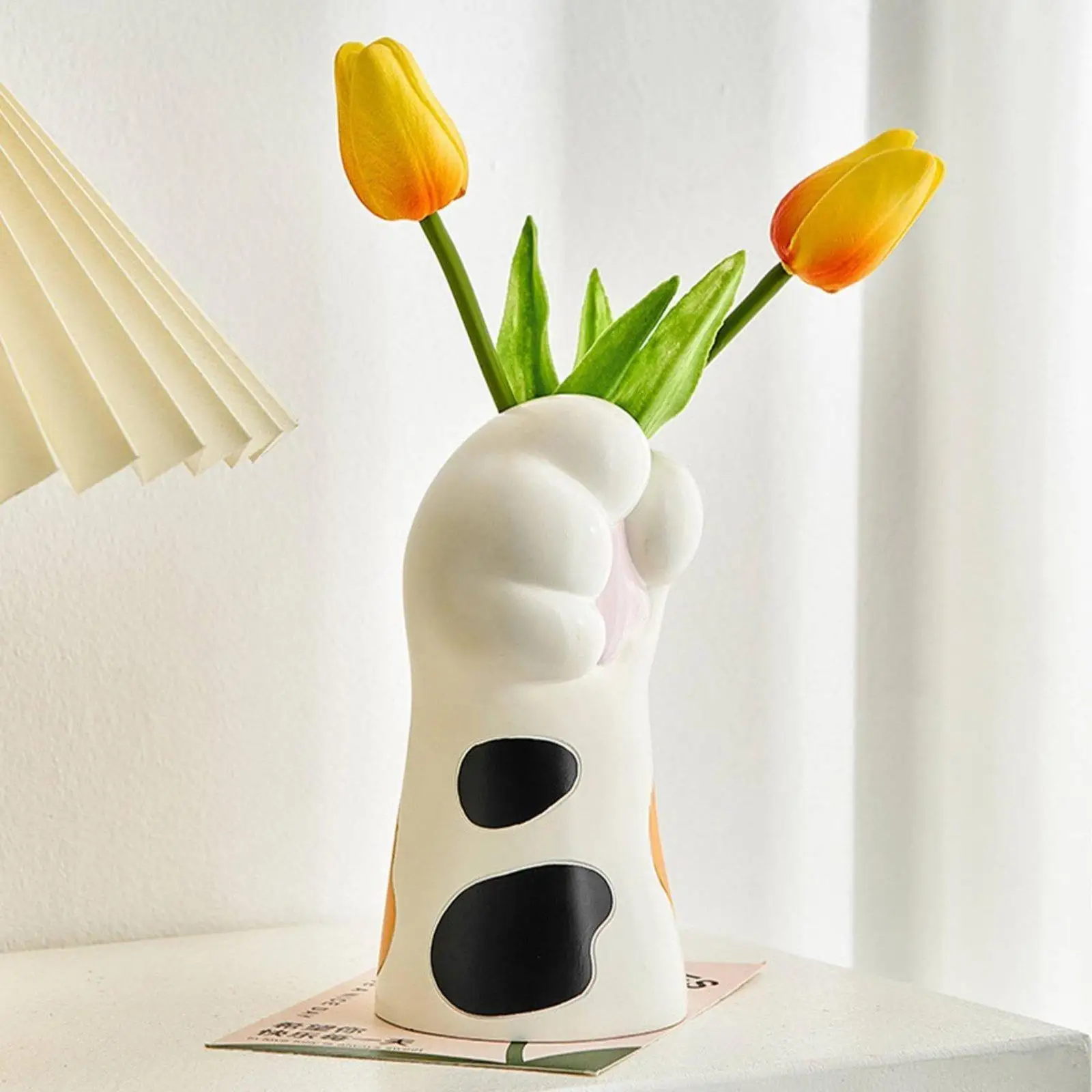 Feline Paw Vase Gift Concept Cat Claw Vase Resin Home Decor for Living Room, Office, Desktop