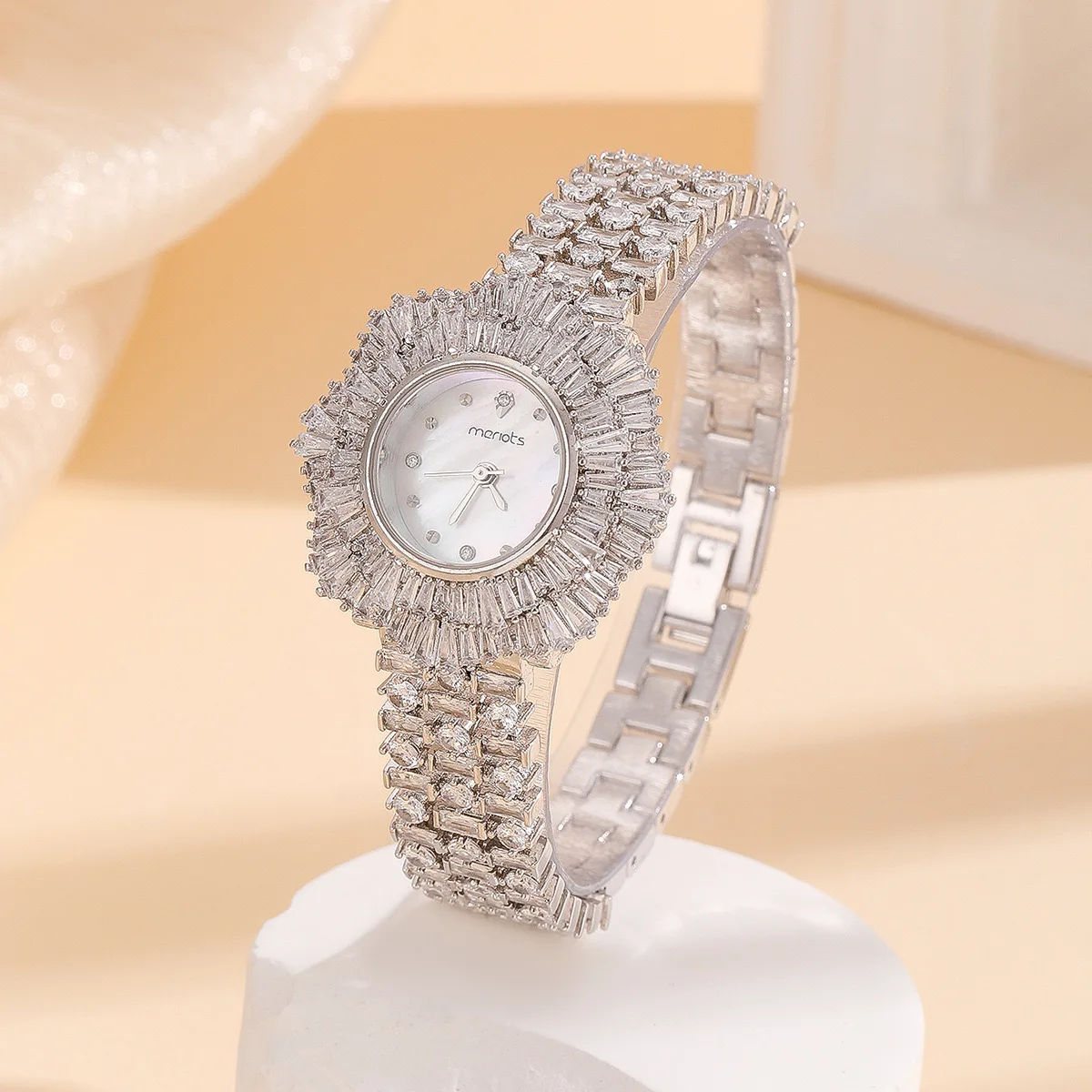 Luxury Flower Round Watch Zirconia Elements Crystal Bracelet Watch For Women Wedding Party Evening Wear Bride Jewelry Gift