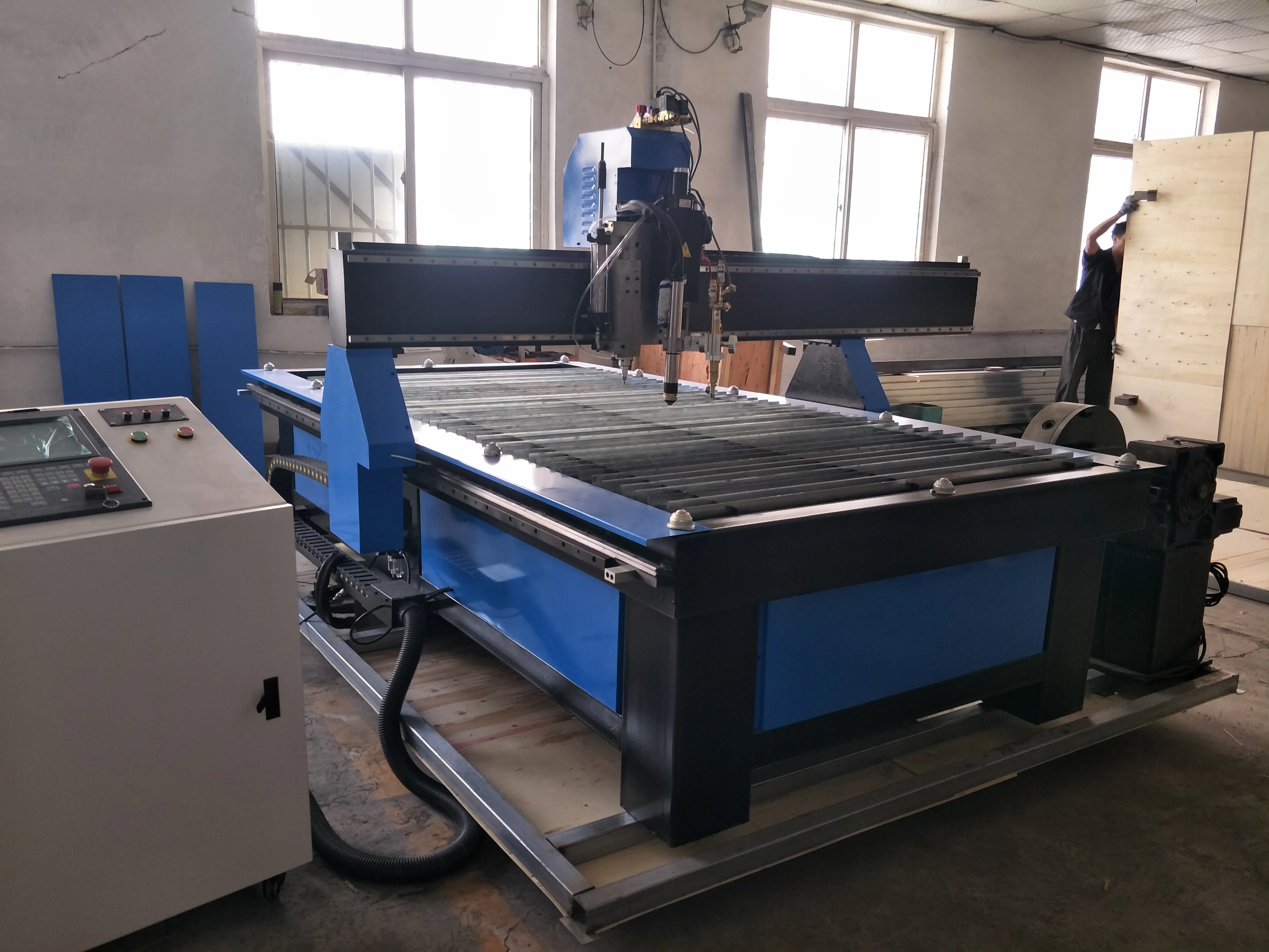 Low price cnc cutting machine cutter for metal for sale 1325 protable plasma cutter