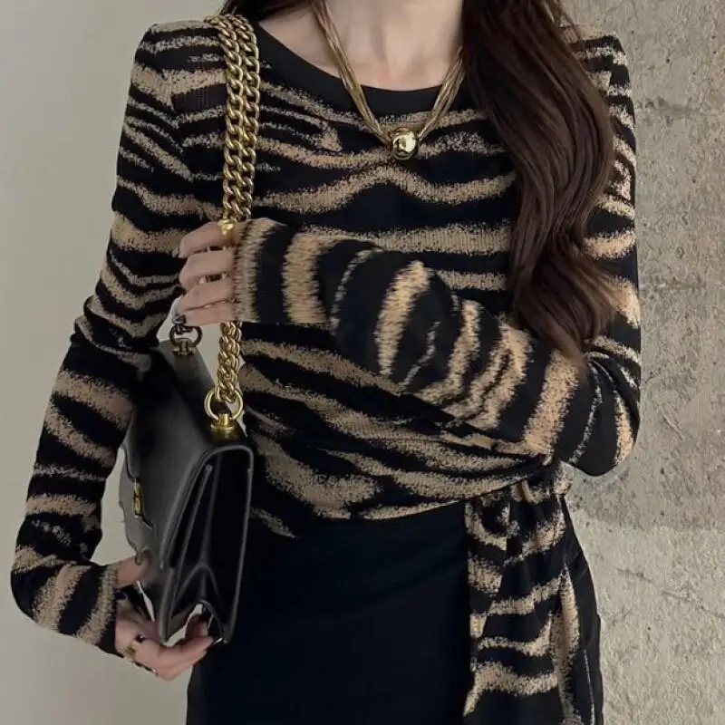 

Kawaii Fashion Tops Sexy Casual Women's Clothing Long Sleeve T Shirt Women Irregular Stripe Print Korean Design Fall 2023 New
