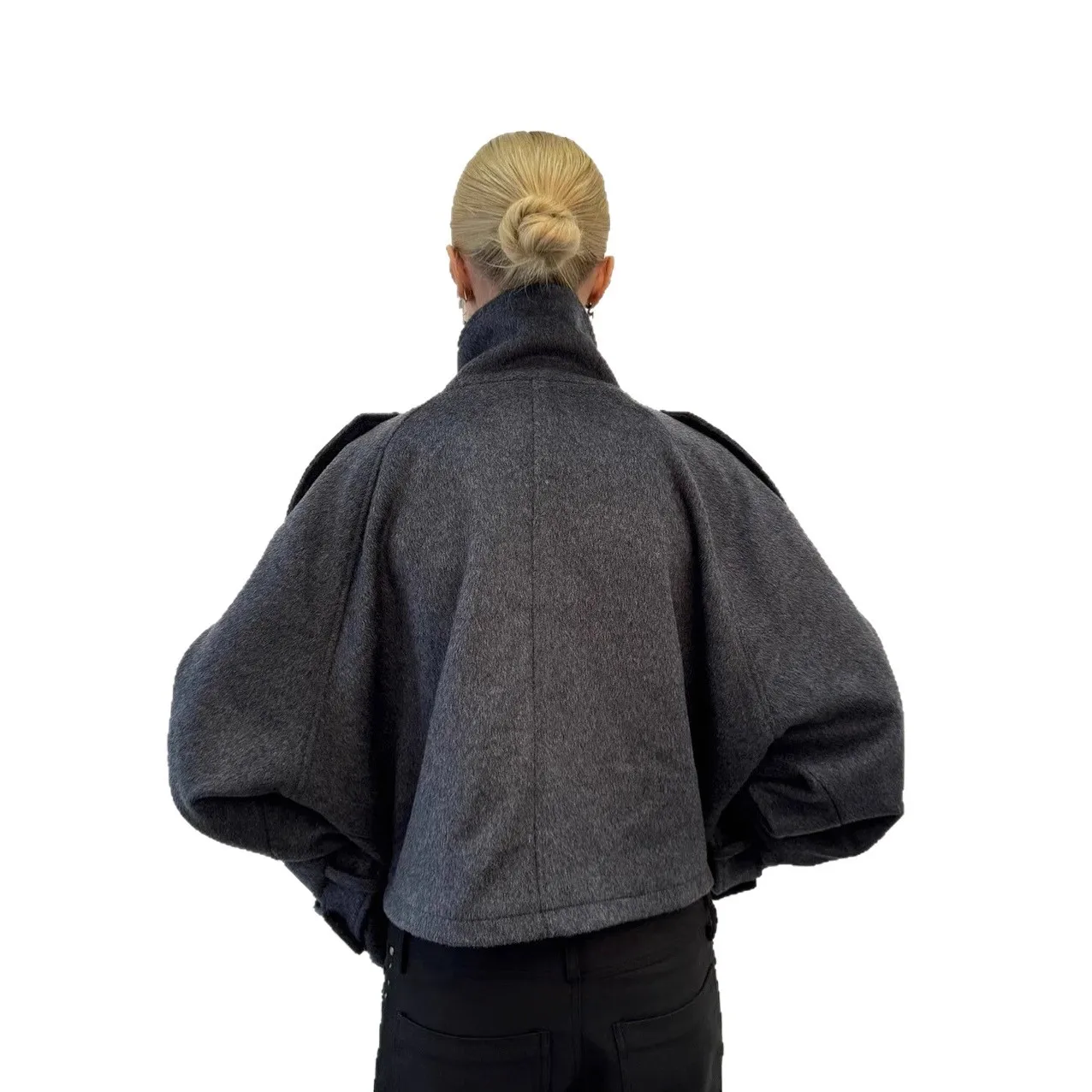 

Шерстяная куртка с воротником-стойкой, свободного кроя, в повседневном стиле