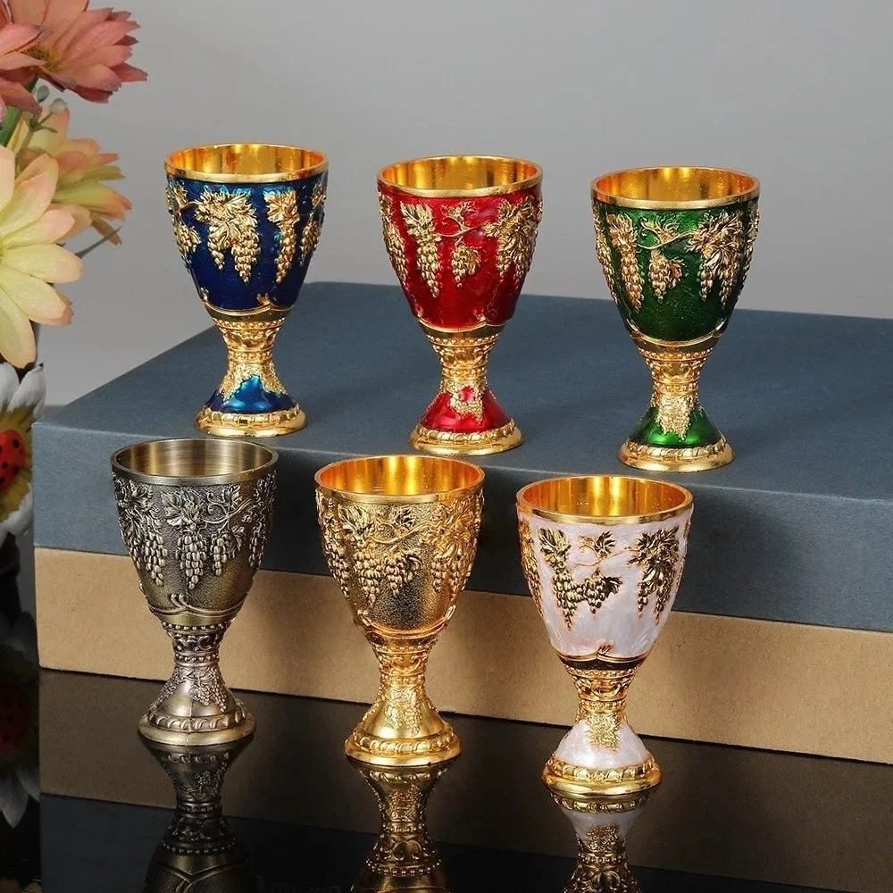 Liquor Glass Embossed Grape Wine Glasses Decorative Medieval Vodka Goblet Elegant European Style Chalice Wedding