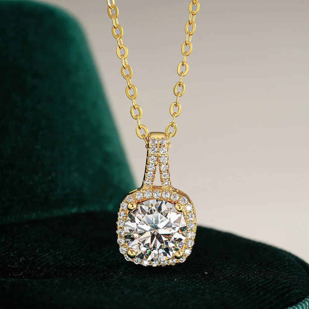 

18K Gold Inlaid Pendant, Moissanite Necklace, Women's Classic and Fashionable Square Platinum PT950 Diamond Collarbone Chain