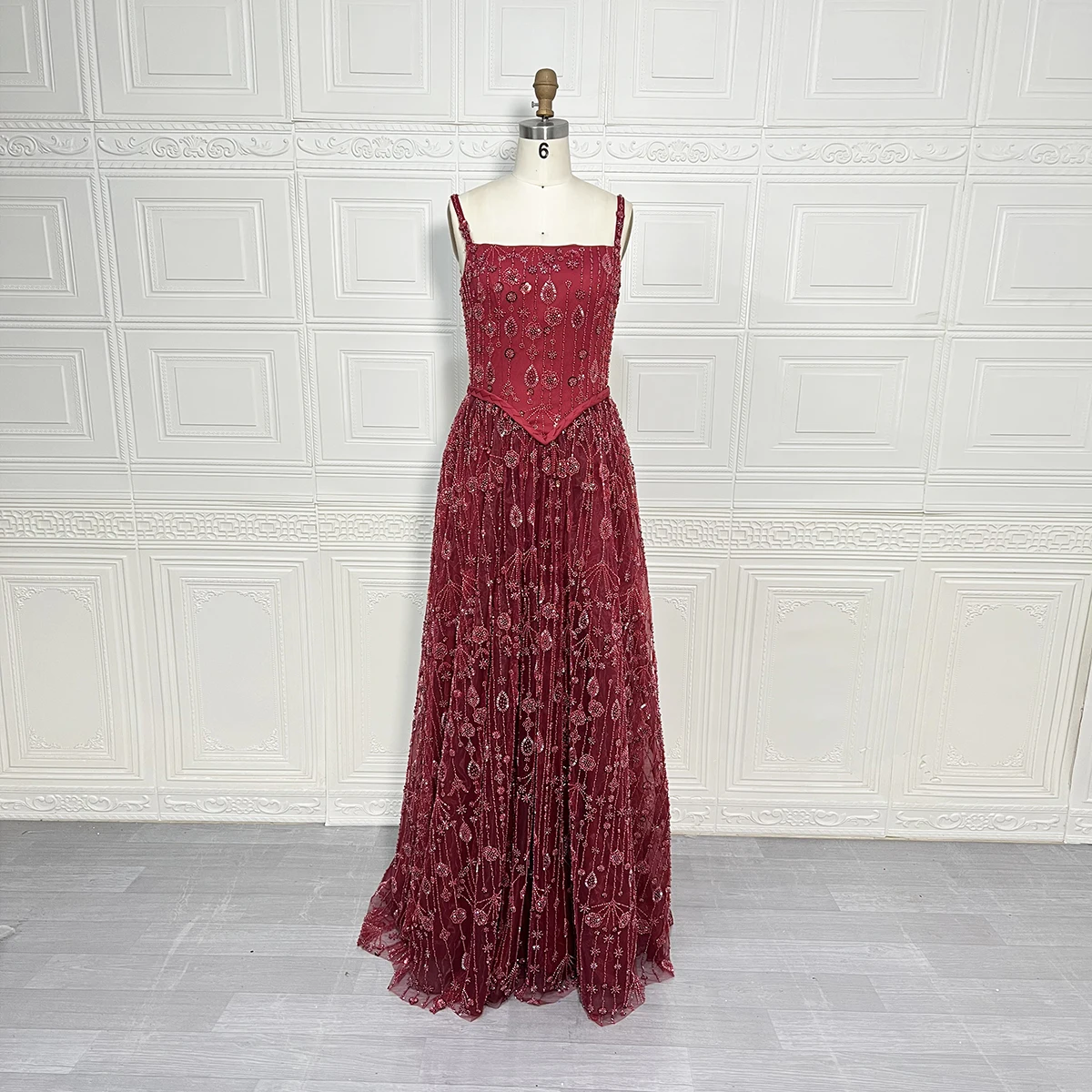 فساتين سهرة أنيقة بحمالات رفيعة 2025 على شكل حرف A بياقة مربعة مطرز لحفلات الزفاف الرسمية للنساء حسب الطلب