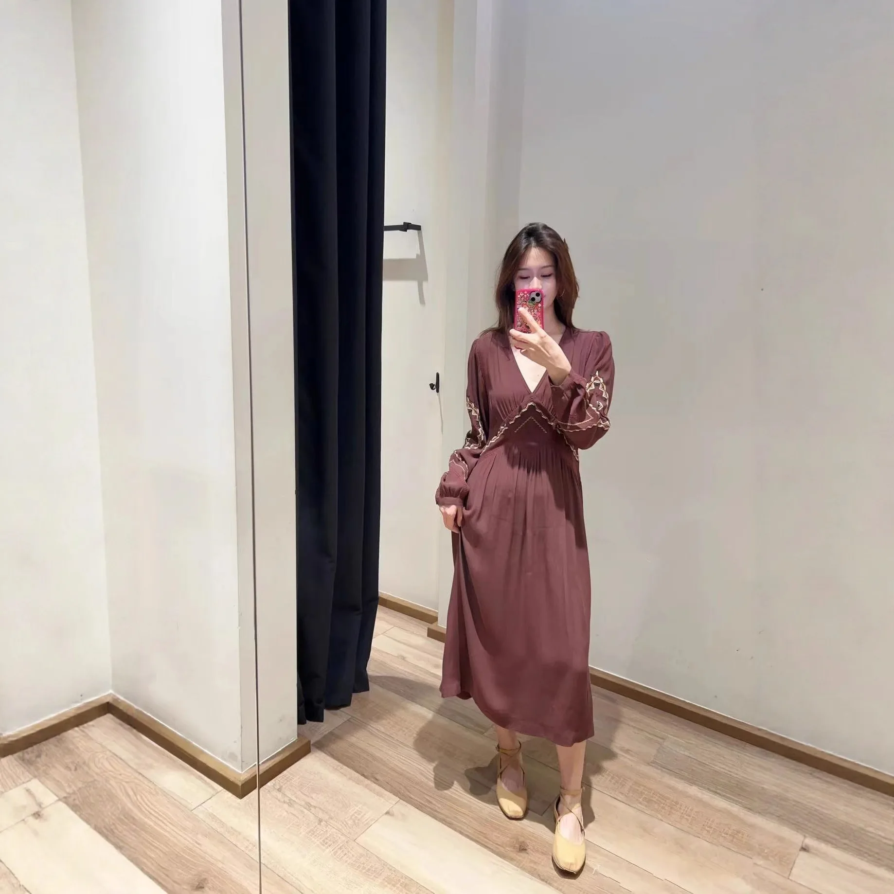 

Длинное женское платье А-силуэта с вышивкой, завышенной талией и поясом, повседневное, из полиэфирного волокна