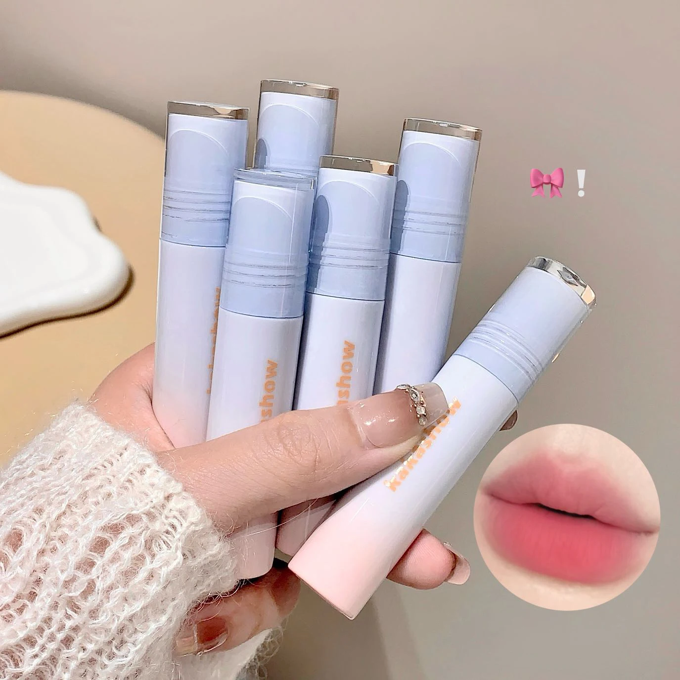 Kakashow Sześciokolorowy aksamitny matowy błyszczyk do ust Jedwabista delikatna tekstura i łatwy w koloryzacji błyszczyk Naturalna, długotrwała szminka