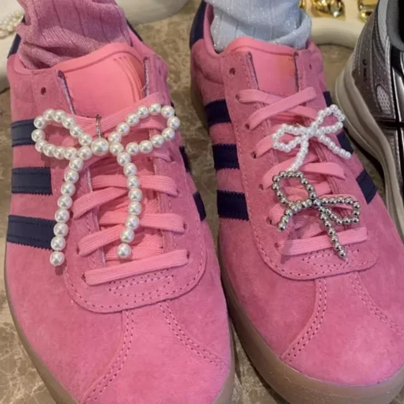 Bellissimo fascino Bowknot con imitazione perla perline fibbia per scarpe ornamento aragosta portachiavi fai da te catena del telefono fornitura di