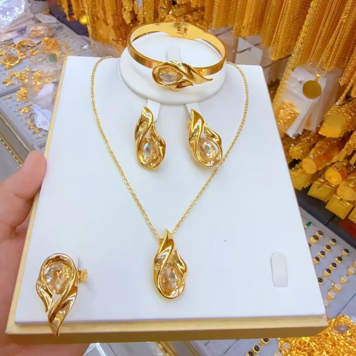 

New American Titanium Steel Gold Plated Necklace, Earrings, Rings, Bracelets, Wedding Jewelry Set, Gift for Lover YY10727