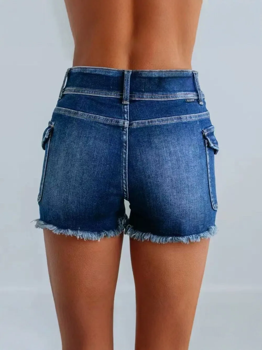 

Women's Summer Casual Shorts High Waist Frayed Hem Denim Shorts Medium Wash Blue Cargo Pockets Jean Shorts Button Front Short