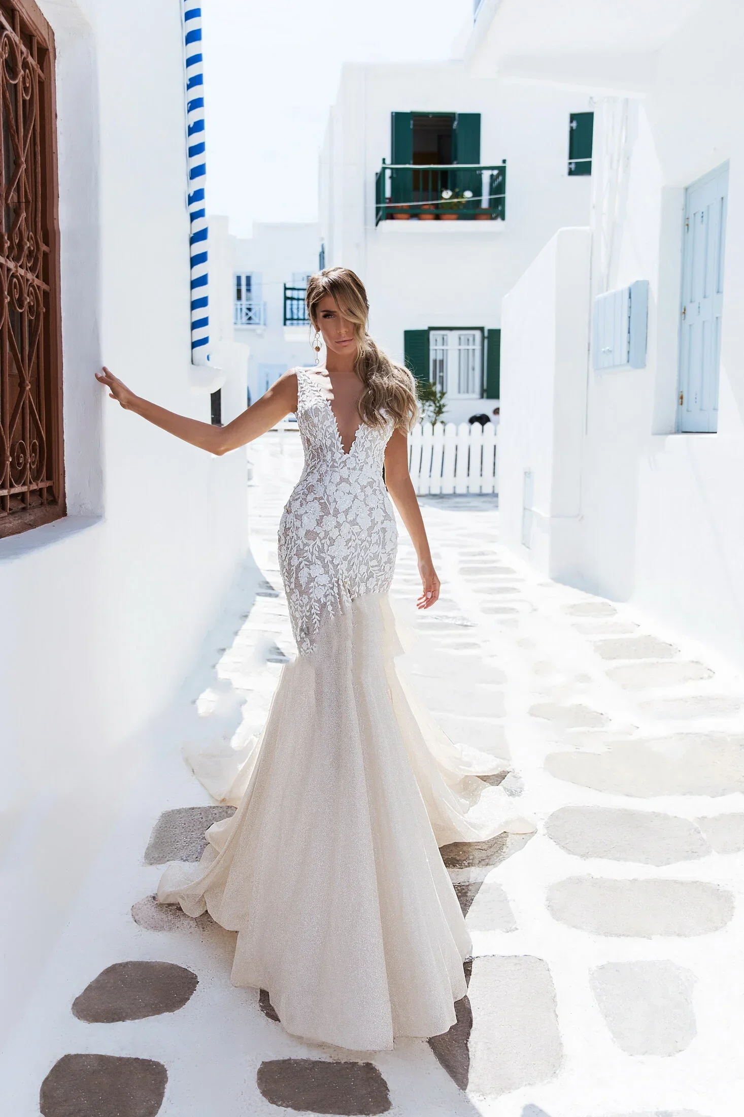 Elegant And Shiny Mermaid Lace Decal Women's Wedding Dress 2026 New Sexy Deep V-Neck Sleeveless Backless Bridal Gown Customized