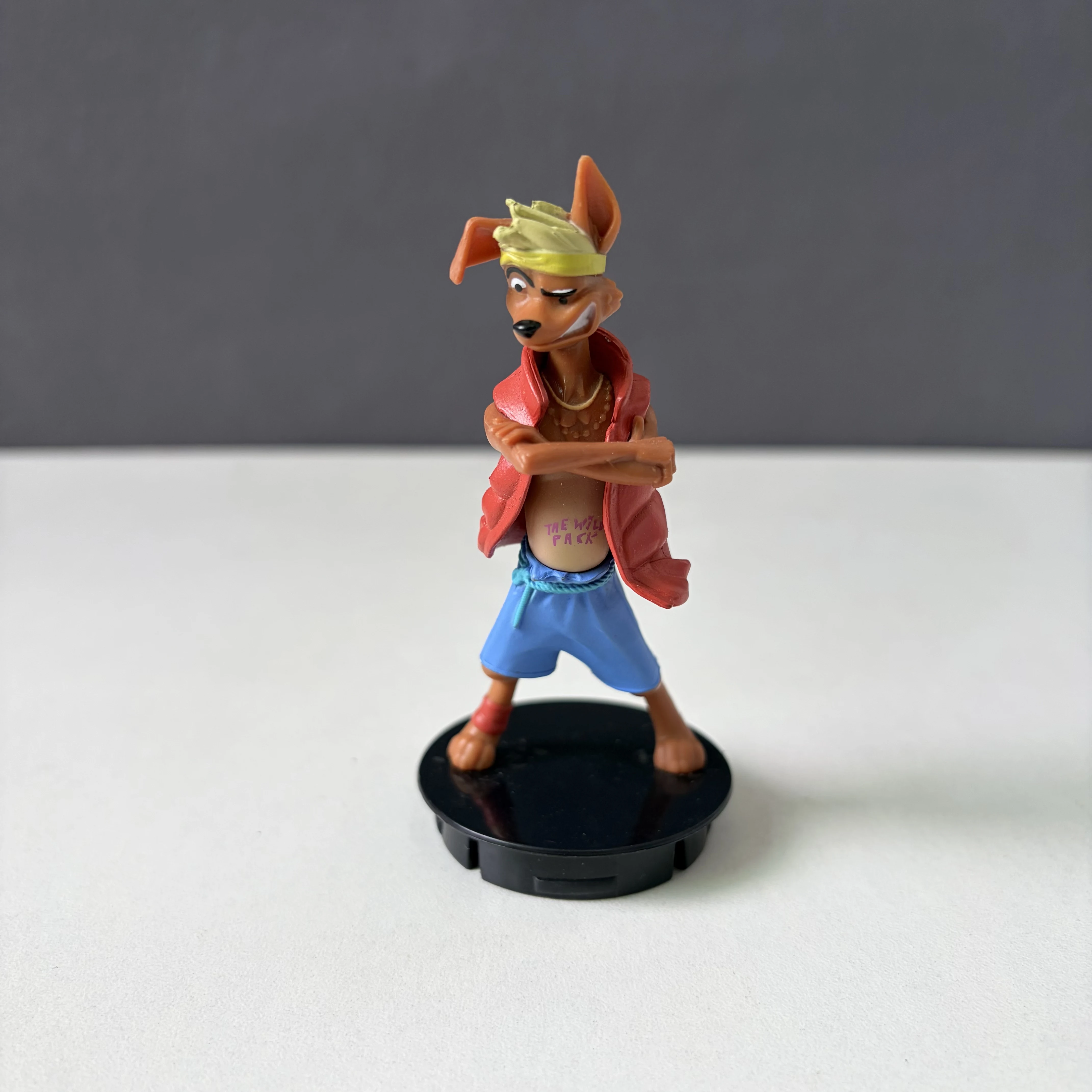 Figura de Crash Bandicoot, juguete coleccionable exclusivo, ideal como adorno de escritorio o regalo.